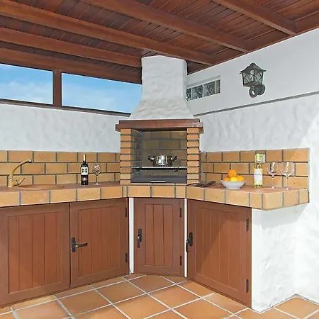 Playa Blanca Sleeps 6 Air Con Wifi *